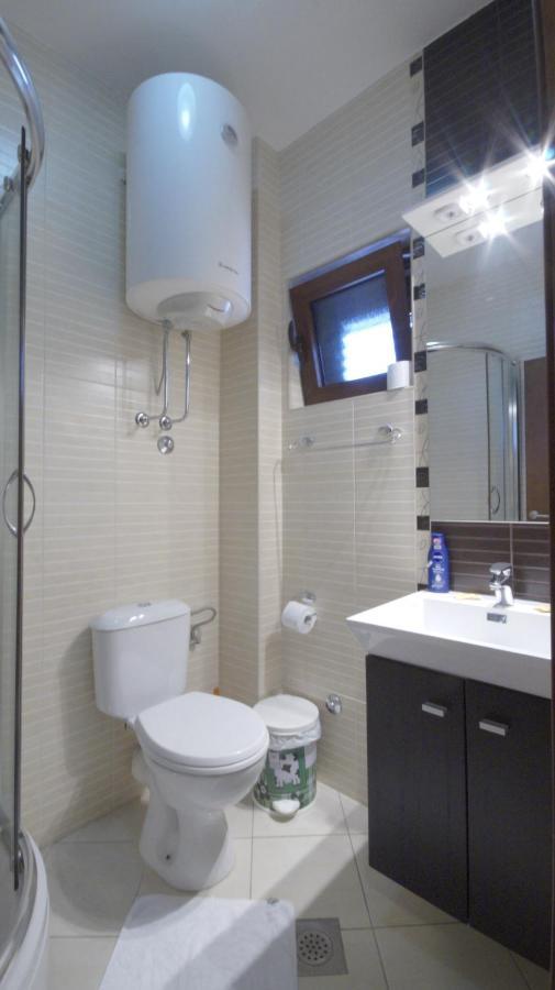 Apartment A&n *