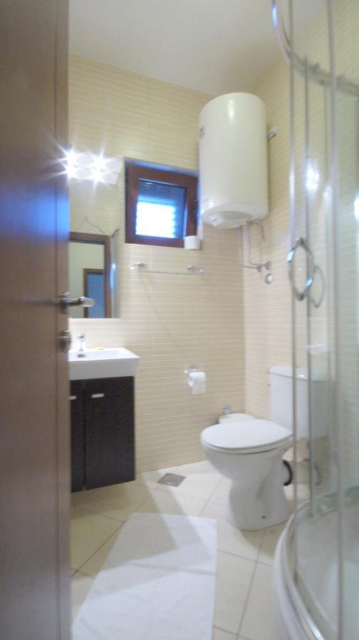 Apartment A&n *