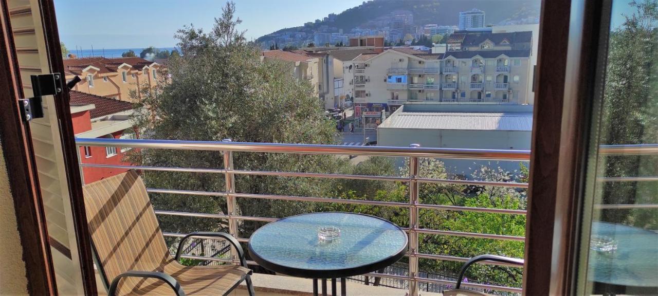 A&n * Budva